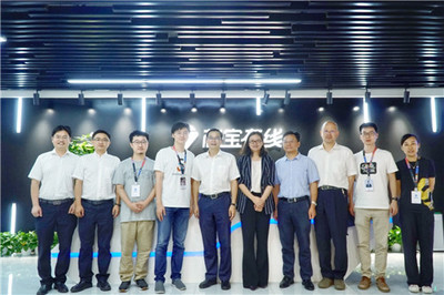 四心凝聚力量 以技術(shù)服務(wù)教育 浙江省委領(lǐng)導(dǎo)調(diào)研校寶在線